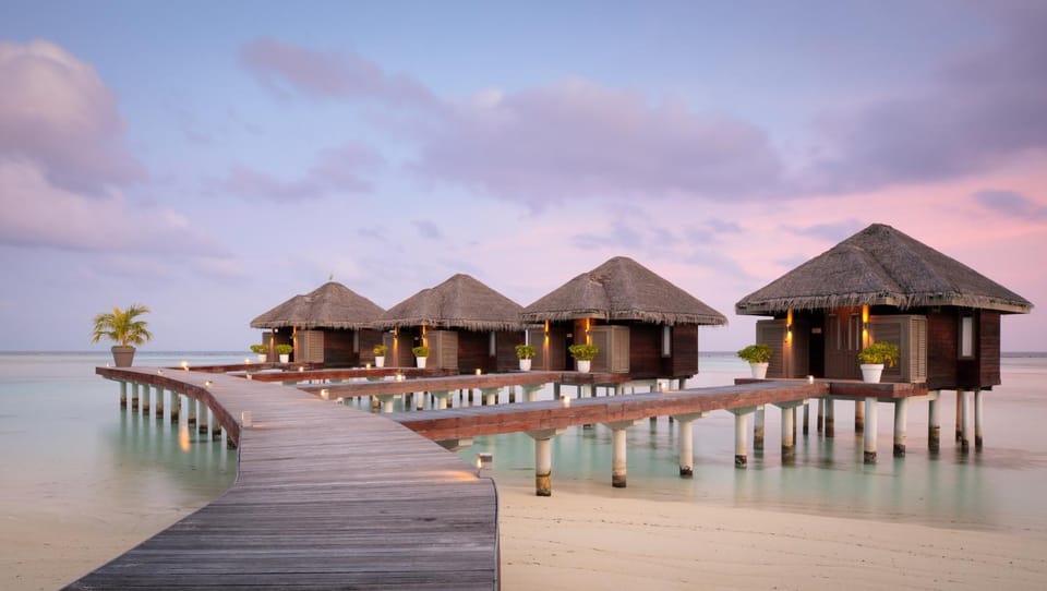 Property building, Spa and wellness centre/facilities, Sea view