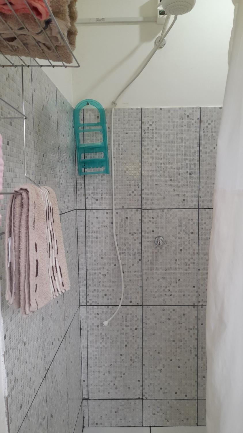 Shower, Bathroom, towels