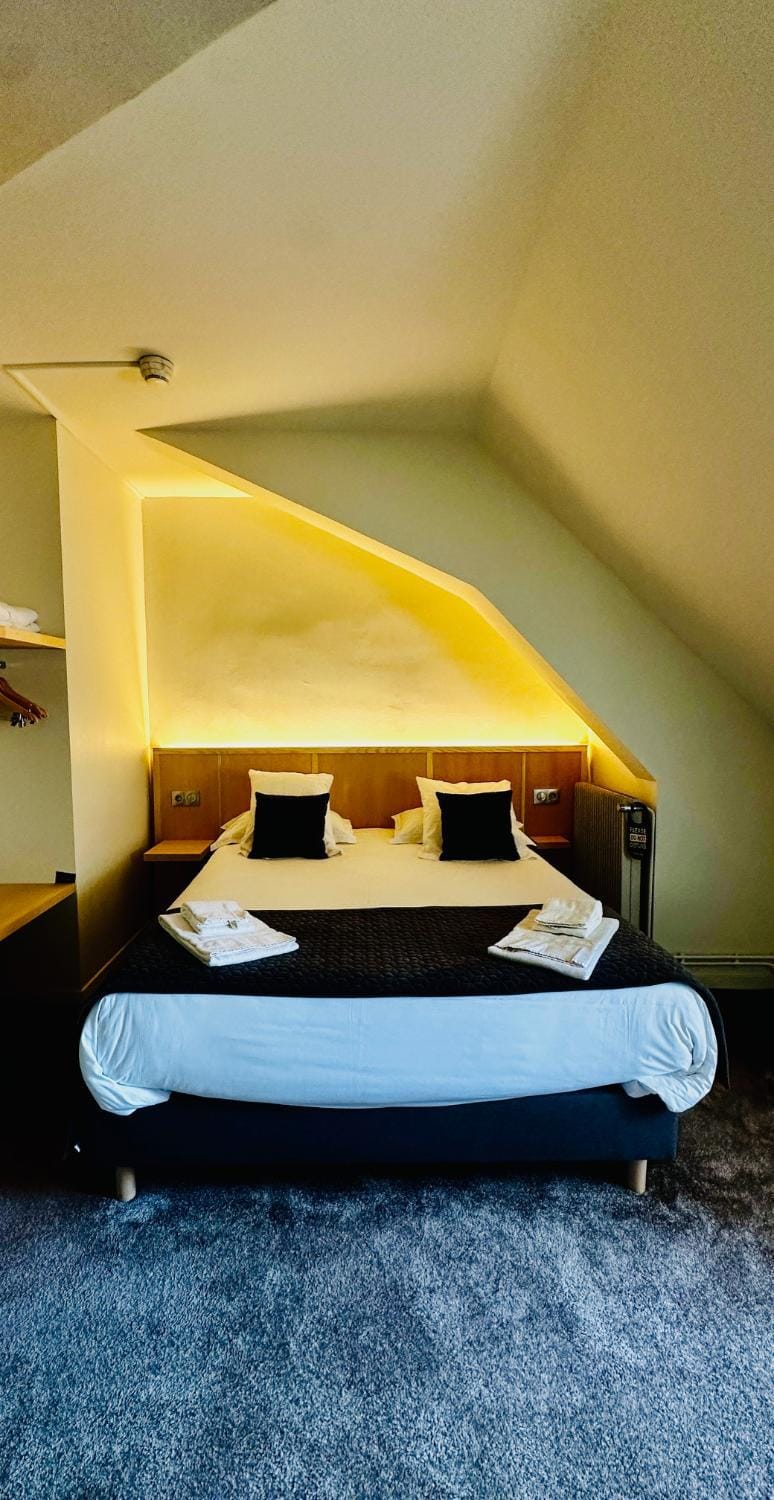 Hôtel Restaurant Le Repère Hotel in Provence-Alpes-Côte d'Azur