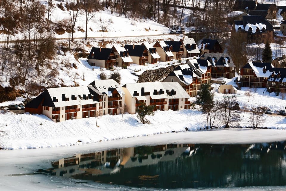 Property building, Bird's eye view, Skiing