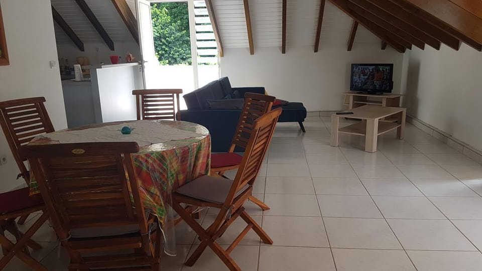 Patio, Dining area