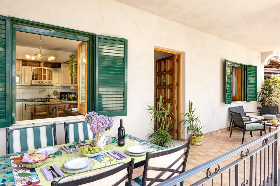 Patio, Balcony/Terrace, Food and drinks