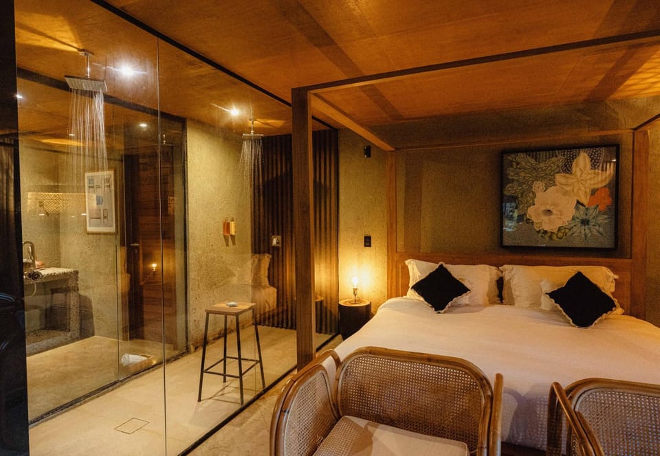 Shower, Bed, Bathroom, Photo of the whole room, Bedroom