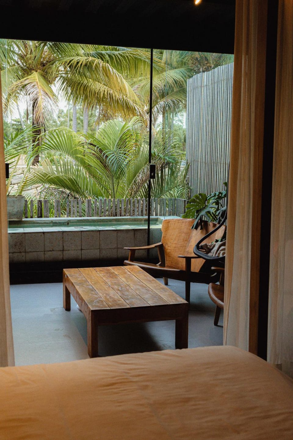 Bed, Balcony/Terrace, Seating area, Bedroom, Swimming pool
