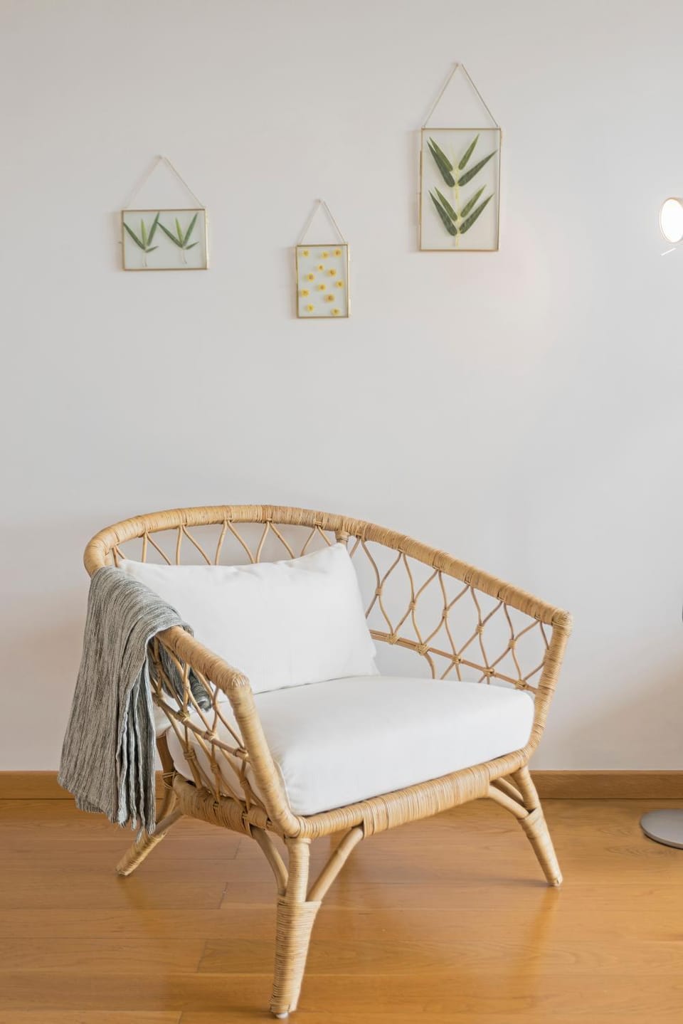 Living room, Decorative detail, Seating area, Area and facilities
