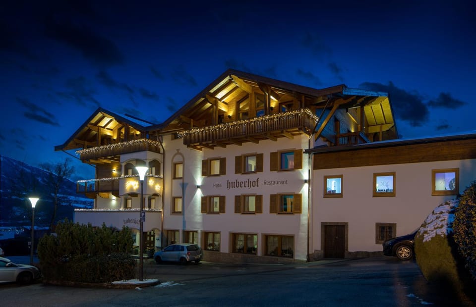 Facade/entrance, Mountain view