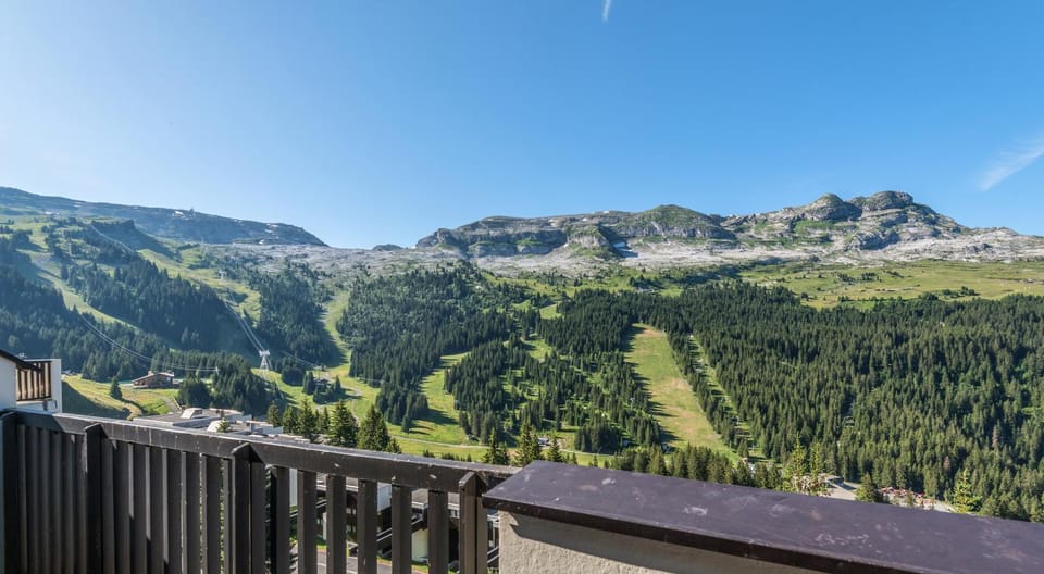 Nearby landmark, Day, Natural landscape, Summer, View (from property/room), Balcony/Terrace, Mountain view