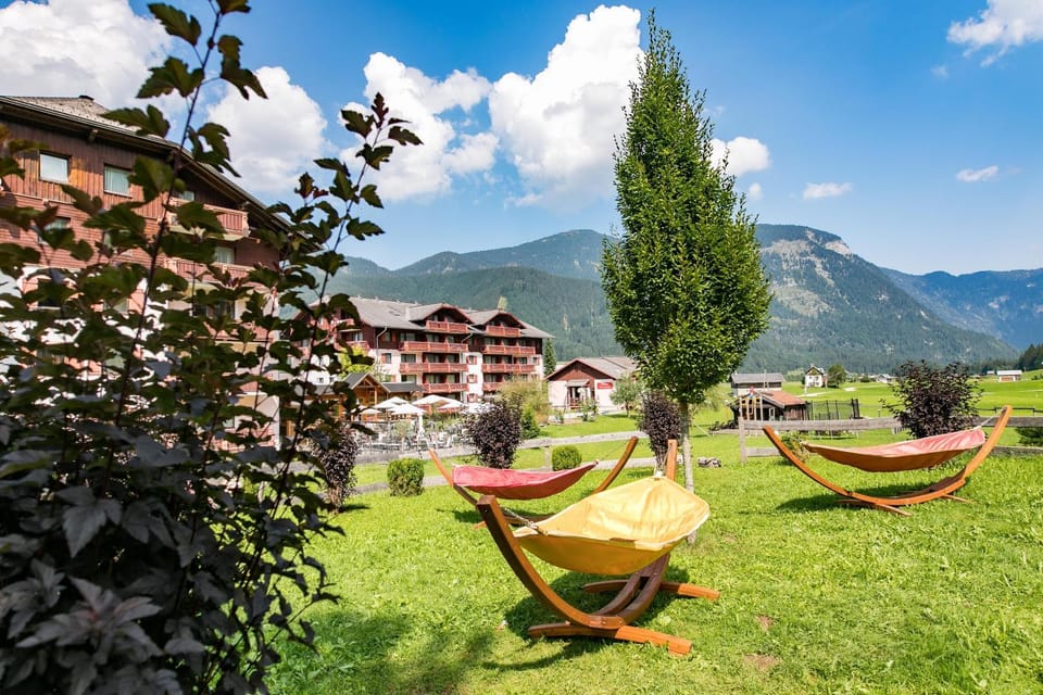 Natural landscape, Garden, Garden, Area and facilities