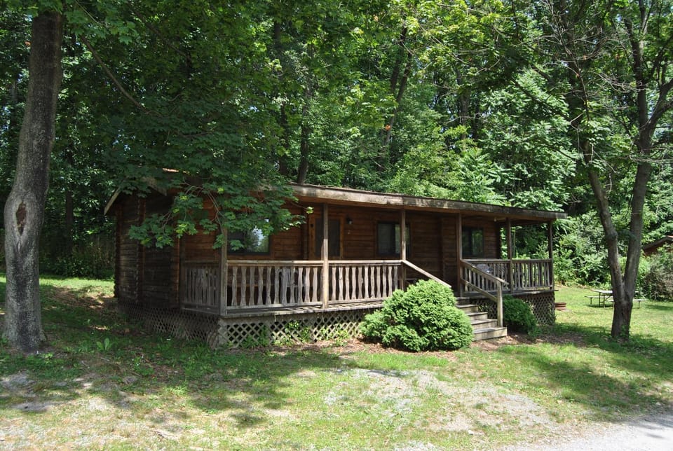 Robin Hill Camping Resort Two-Bedroom Cottage 6 Campground/ 
RV Resort in Pennsylvania