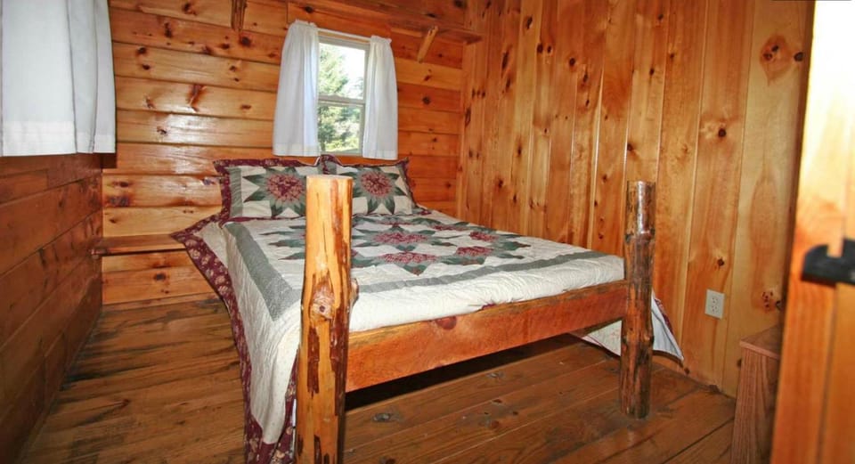 Robin Hill Camping Resort Deluxe Cottage 13 Campground/ 
RV Resort in Pennsylvania