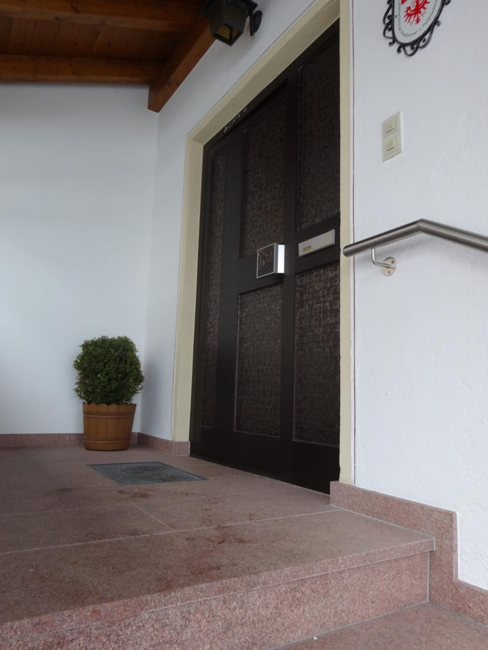 Facade/entrance