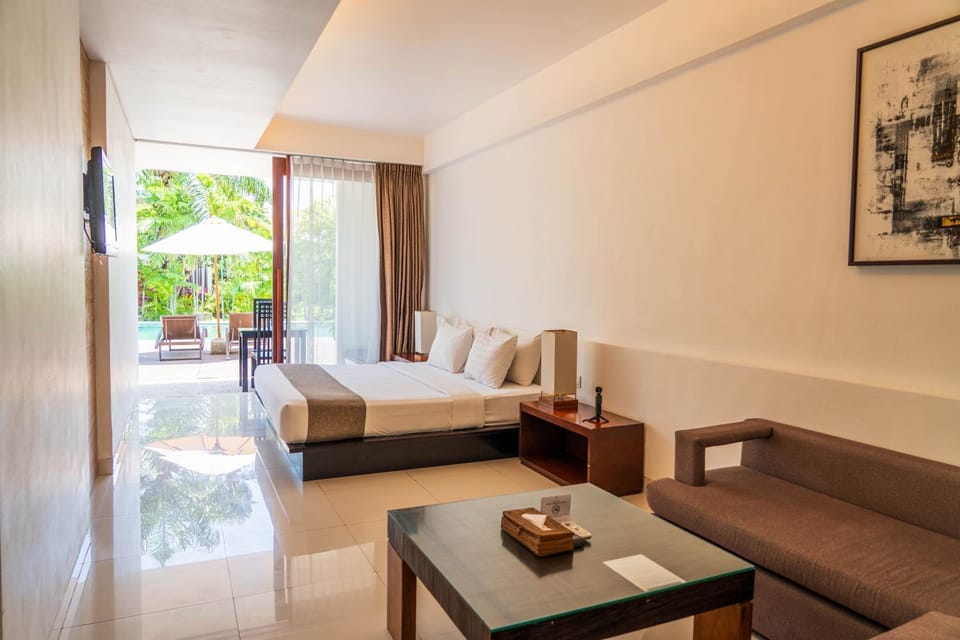 Bed, Seating area, Bedroom