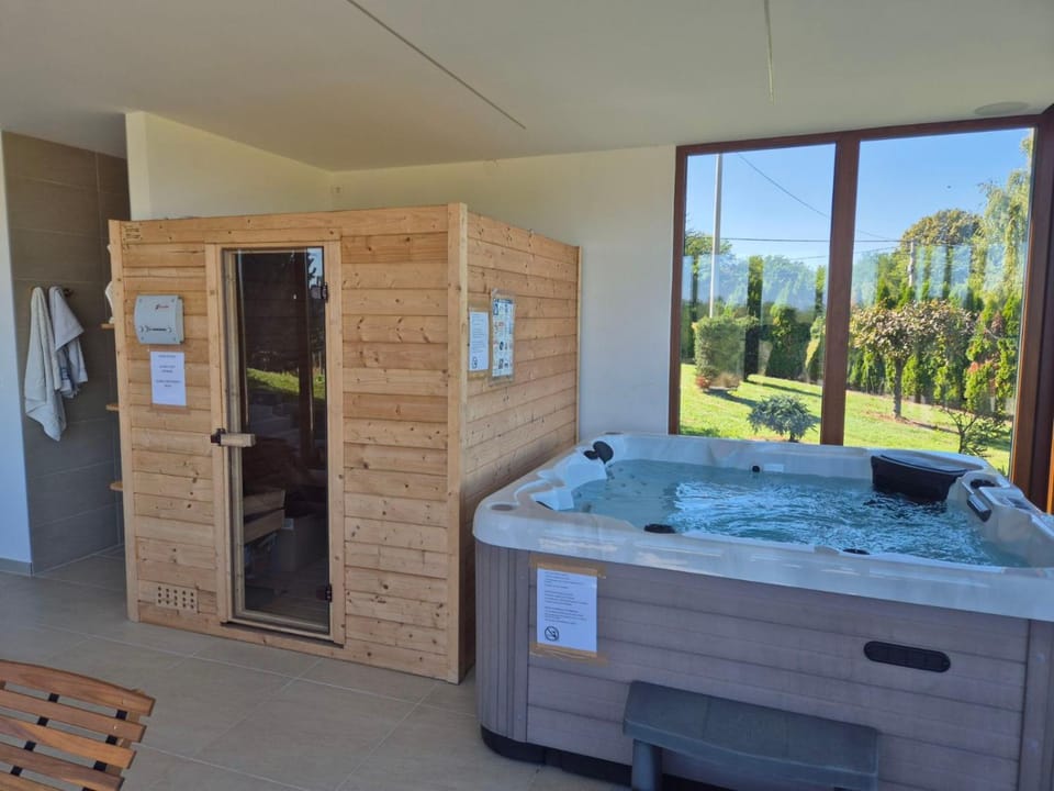 Hot Tub, Sauna, Spa and wellness centre/facilities, Spa and wellness centre/facilities