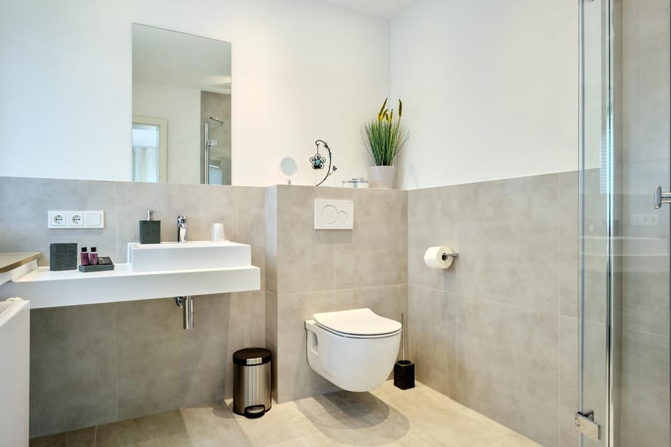 Shower, Toilet, Bathroom