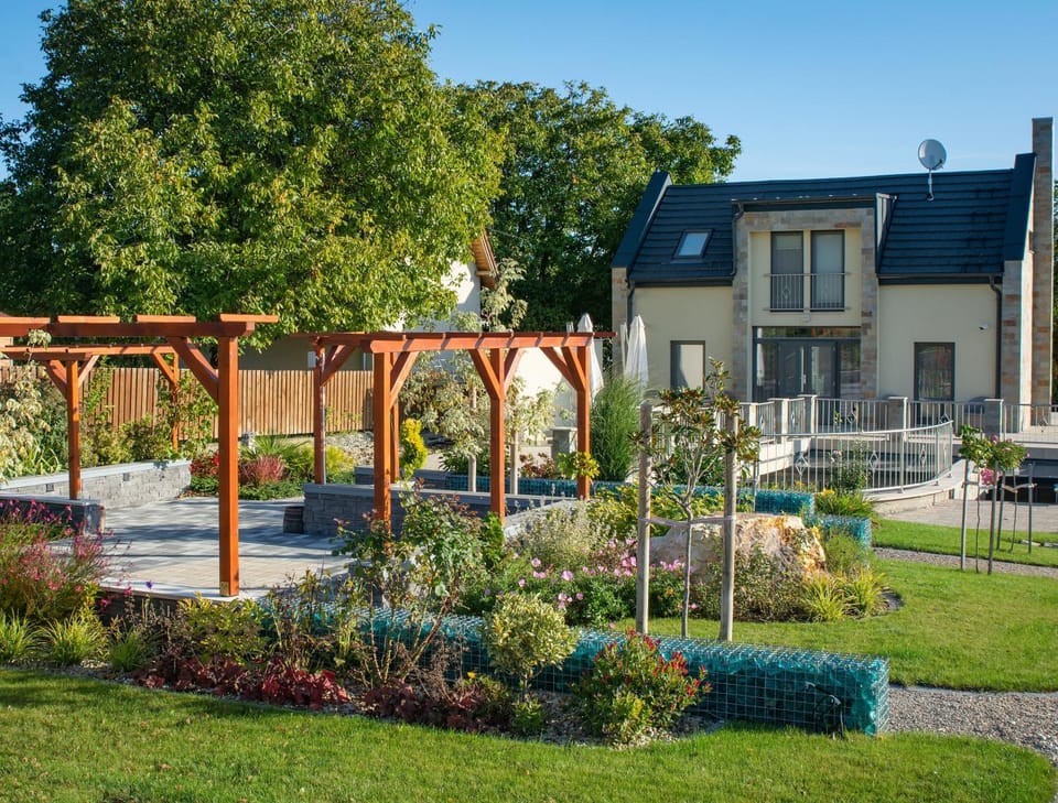 Property building, Garden
