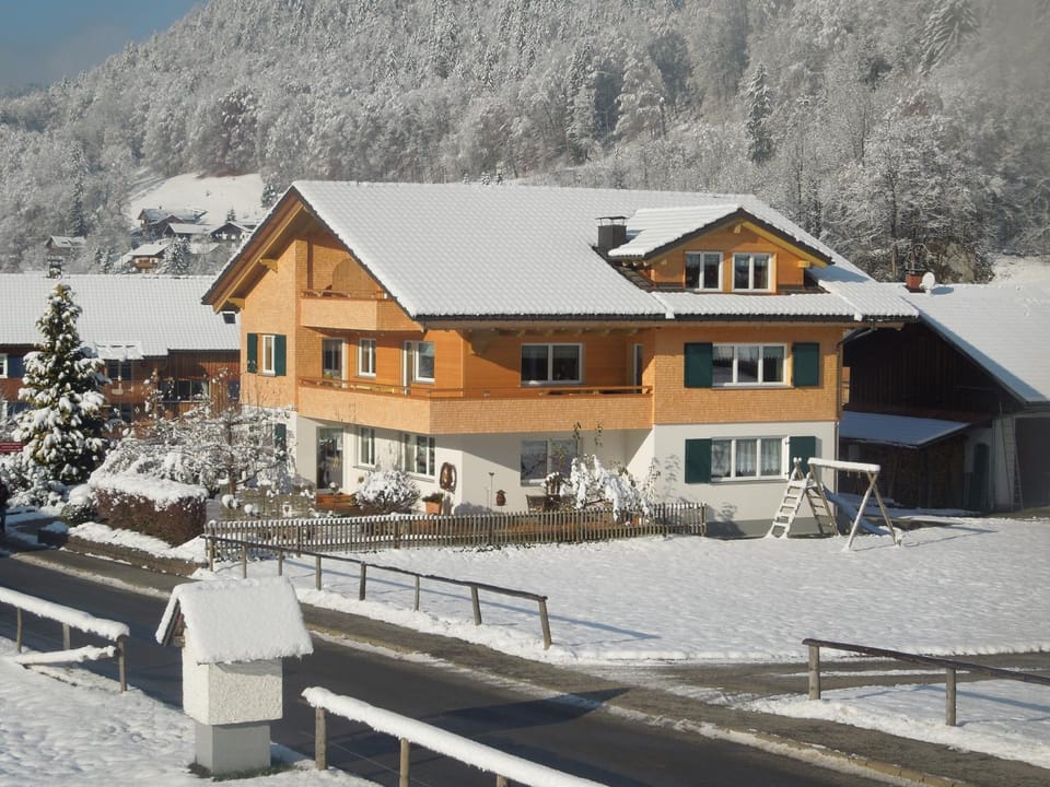 Facade/entrance, Winter