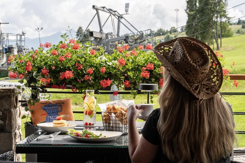 Natural landscape, Garden, Food and drinks, Food, Garden view