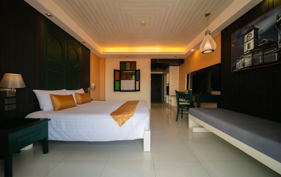 Property building, Bed, Bedroom