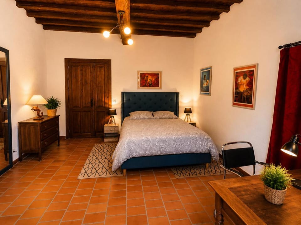 La chambre la Tricherie Bed and Breakfast in Occitanie