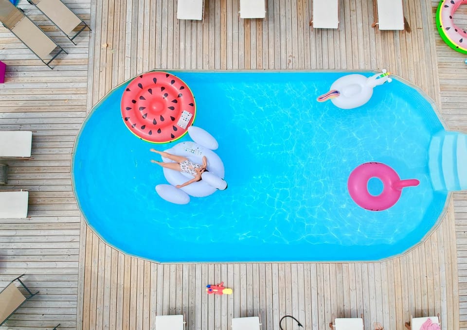 Swimming pool, Swimming pool