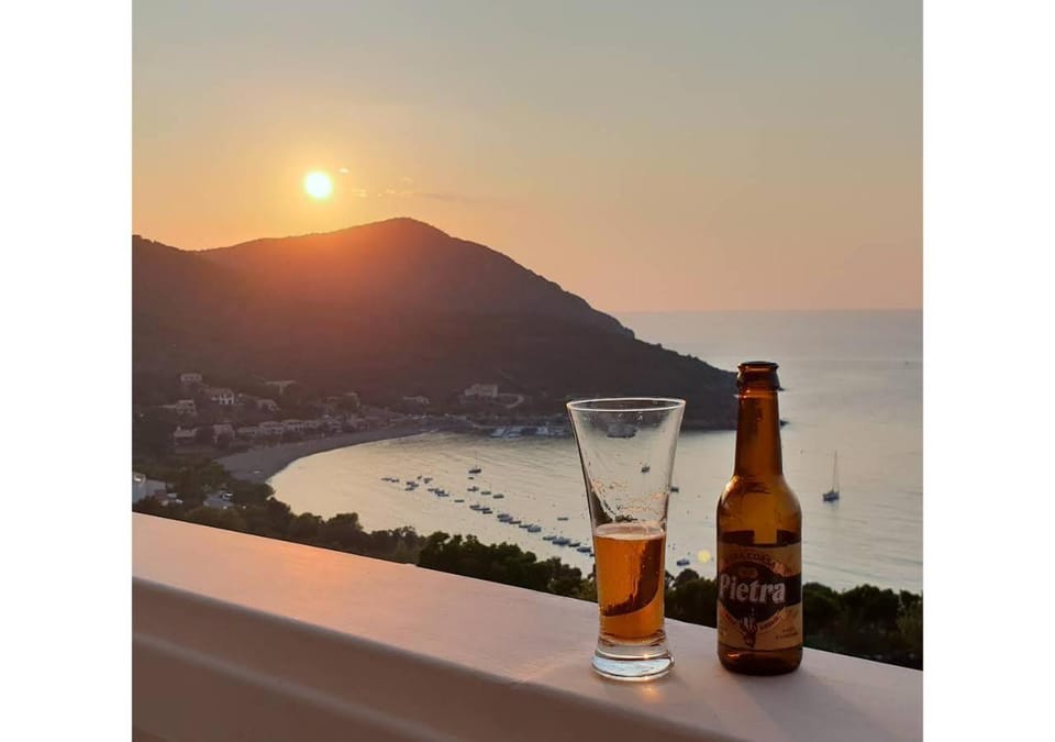 Natural landscape, View (from property/room), Balcony/Terrace, Lake view, Mountain view, Sea view, Drinks, Sunset