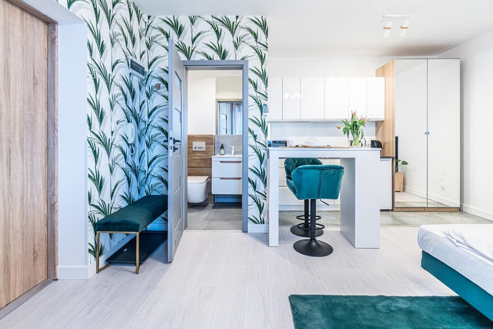 Kitchen or kitchenette, Text overlay