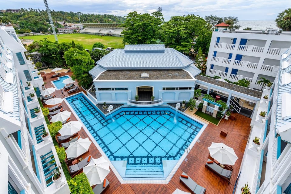 Property building, Day, View (from property/room), Balcony/Terrace, Pool view, Swimming pool, sunbed