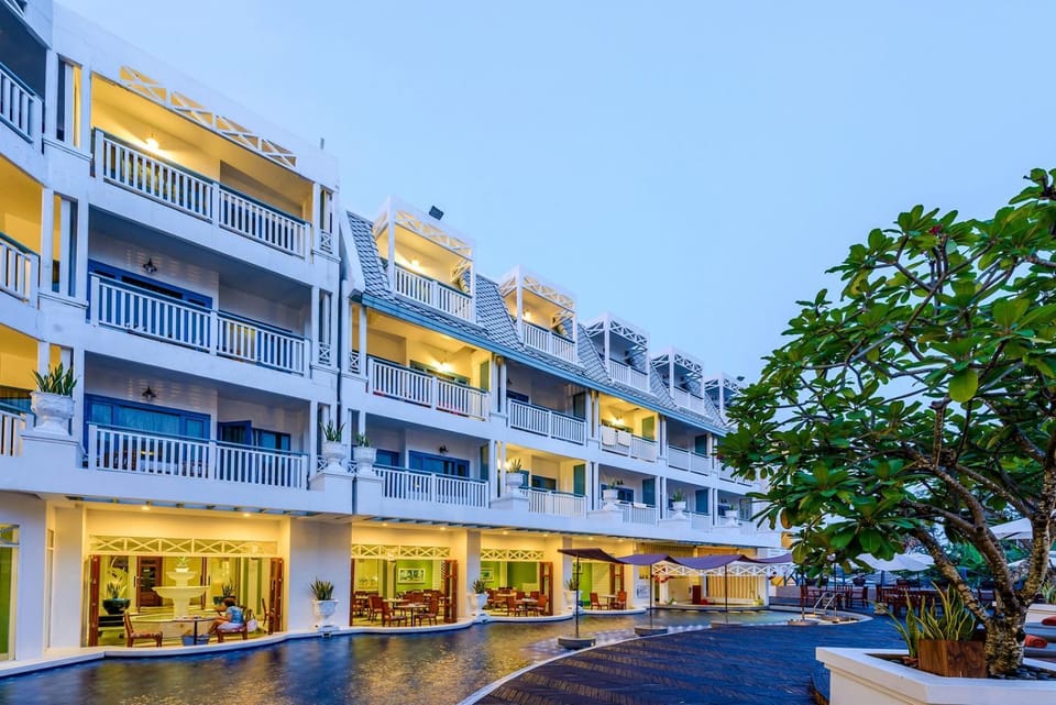 Restaurant/places to eat, Swimming pool, Breakfast