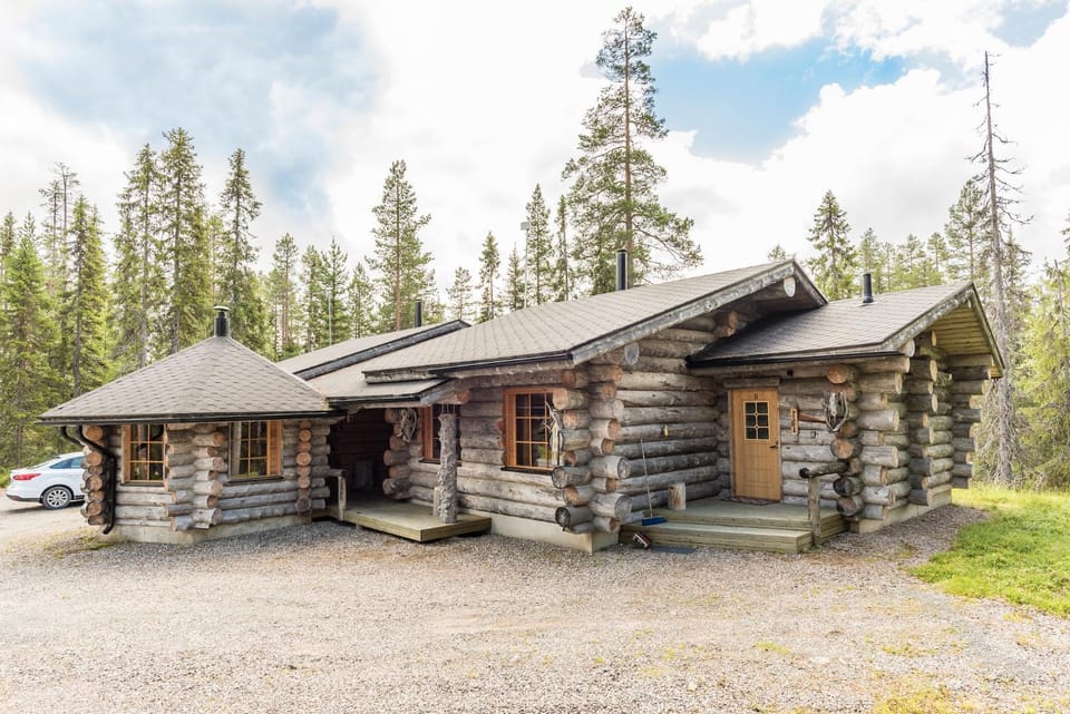 Property building, BBQ facilities, Garden