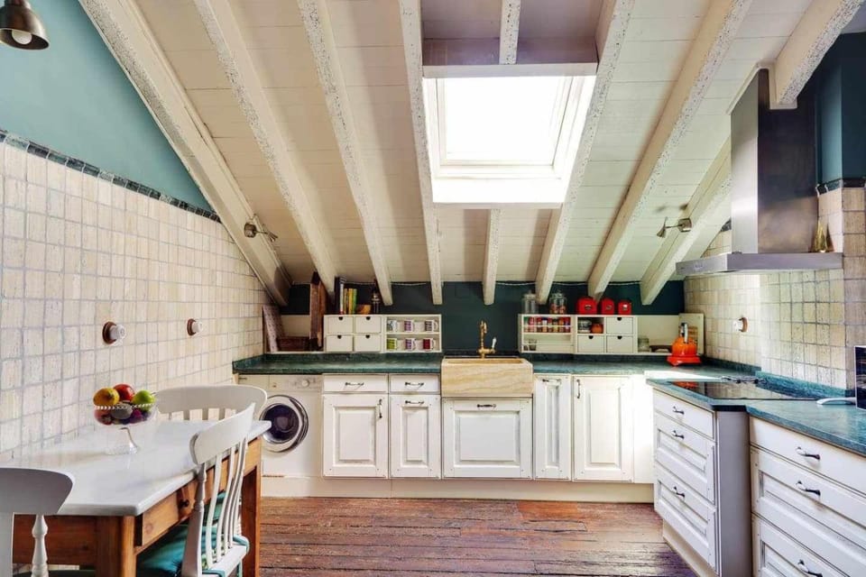 Kitchen or kitchenette