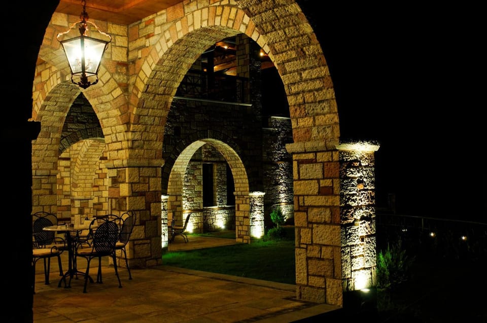 Facade/entrance, Balcony/Terrace