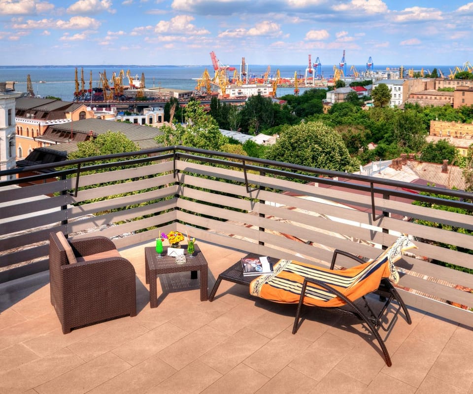 Balcony/Terrace, City view, Landmark view