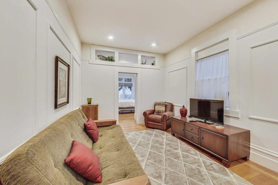 1BR Condo Heart of Pac Heights WD Walk Score 97 House in San Francisco