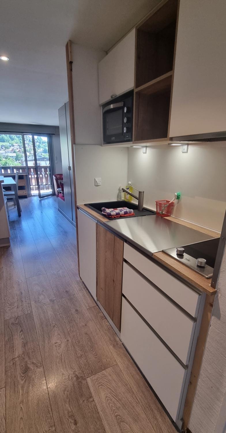 Kitchen or kitchenette, oven, stove