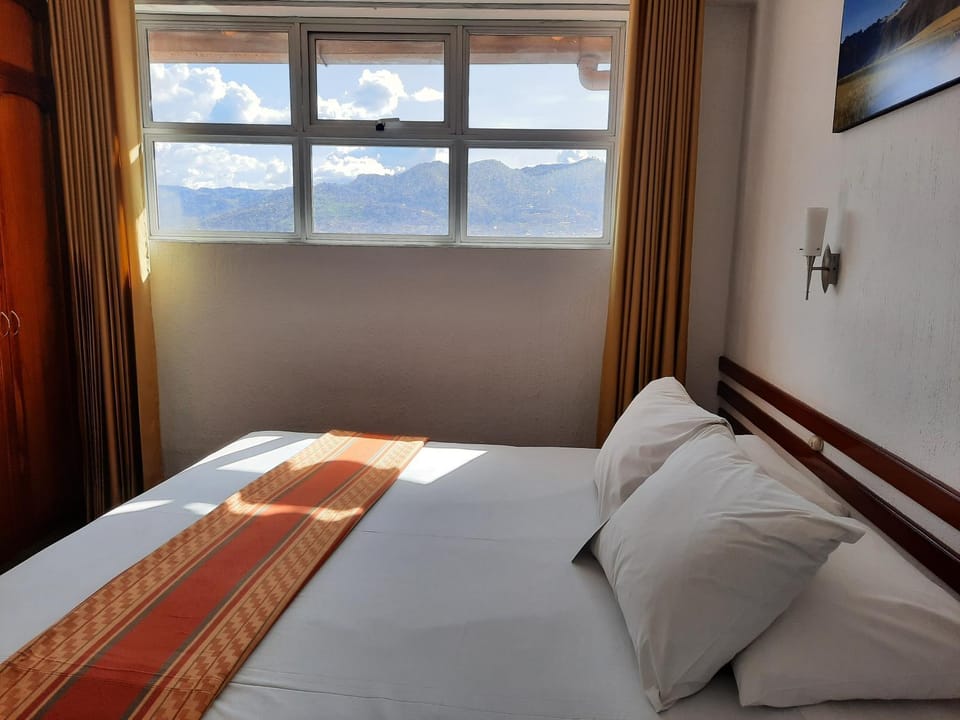 Photo of the whole room, City view