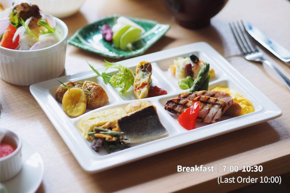 Restaurant/places to eat, Breakfast, Buffet breakfast