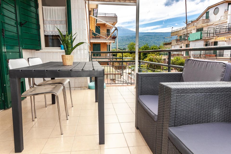 Patio, Natural landscape, View (from property/room), Balcony/Terrace, Mountain view