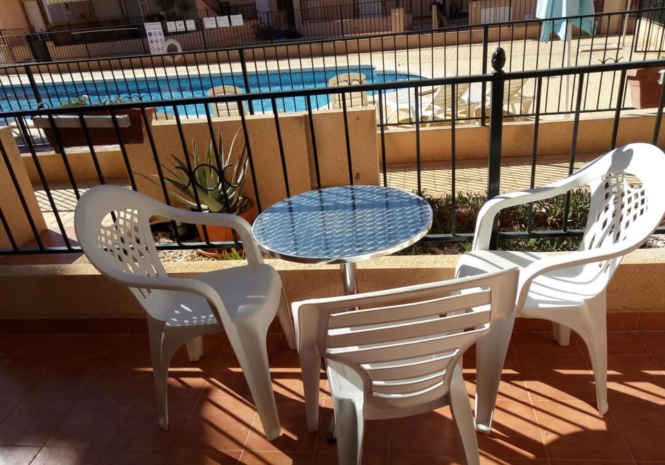 Balcony/Terrace, sunbed
