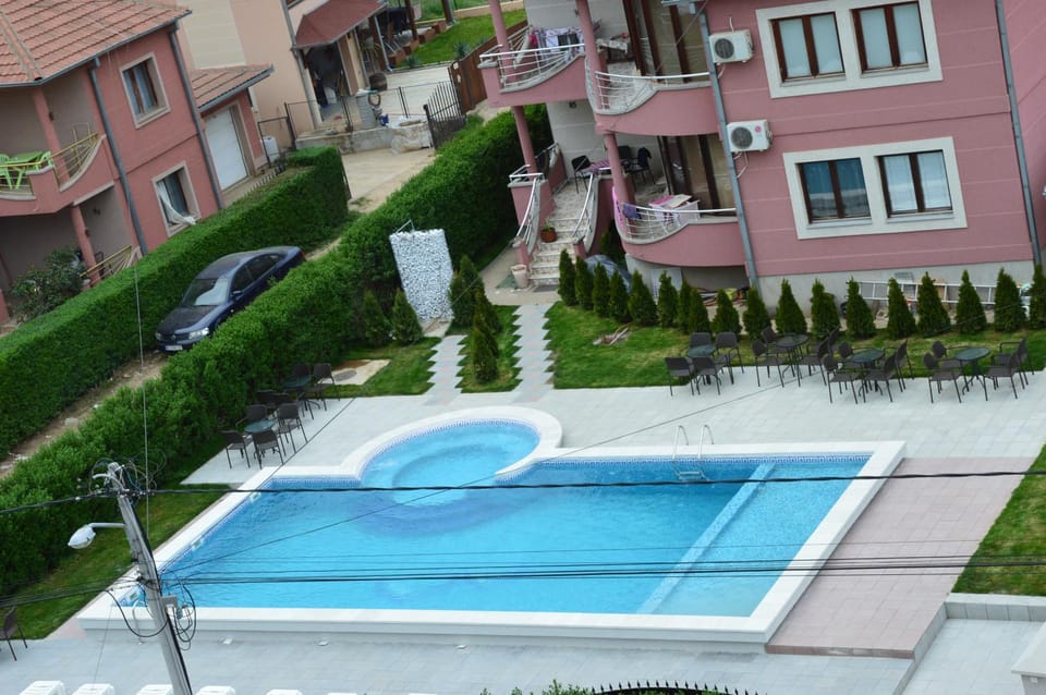 Property building, Bird's eye view, Garden view, Pool view, Swimming pool