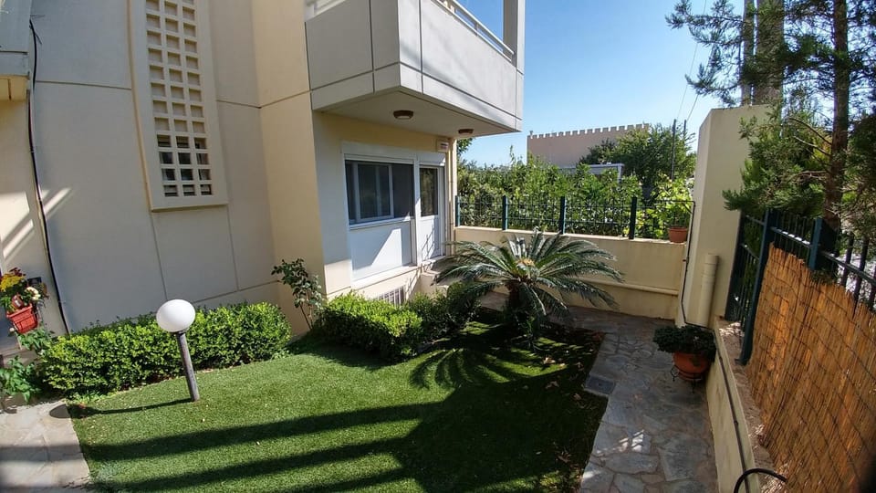 Facade/entrance, Garden