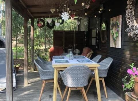 Patio, Day, Garden, Balcony/Terrace, Seating area, Dining area