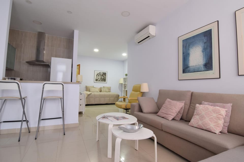 Living room, Photo of the whole room