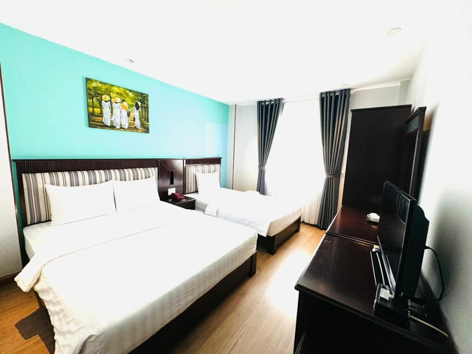Cherry Central Hotel- Near Opera House Hotel in Ho Chi Minh City