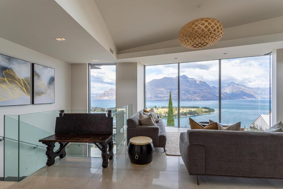 Living room, Lake view, Mountain view, internet