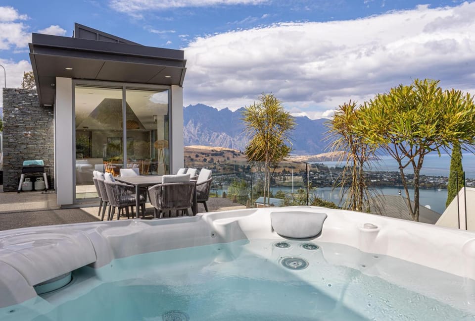 Patio, Day, Hot Tub, Dining area, Lake view, Mountain view