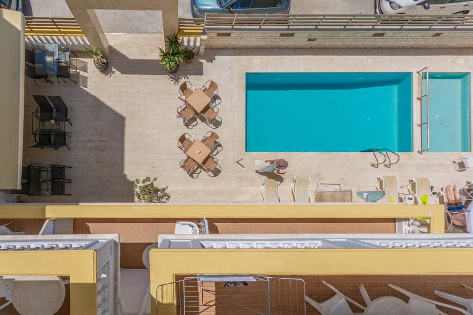 Property building, Facade/entrance, Bird's eye view, Lounge or bar, Floor plan, Pool view