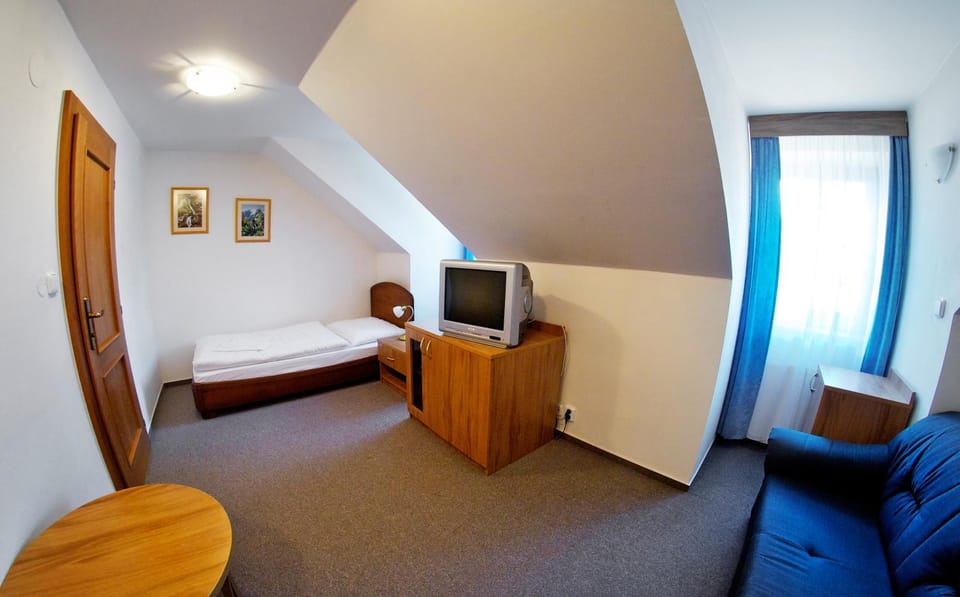 Kastiel Lucivna Hotel in Slovakia