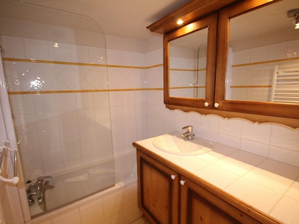 Beau 3 pièces avec 2 salles de bains - Piscine et Garage Apartment in Villard-sur-Doron