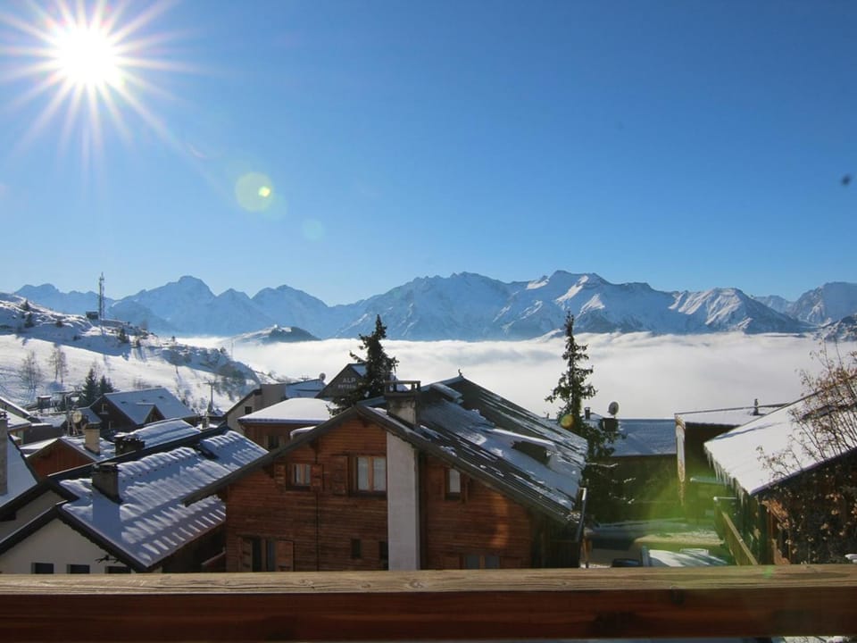 Charmant studio 4 pers avec balcon, parking et accès pistes - Alpe d'Huez - FR-1-405-134 Apartment in Huez