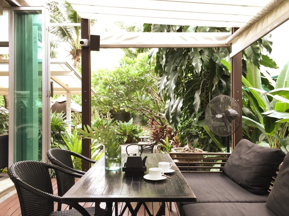 Restaurant/places to eat, Meals, Lunch, Dinner